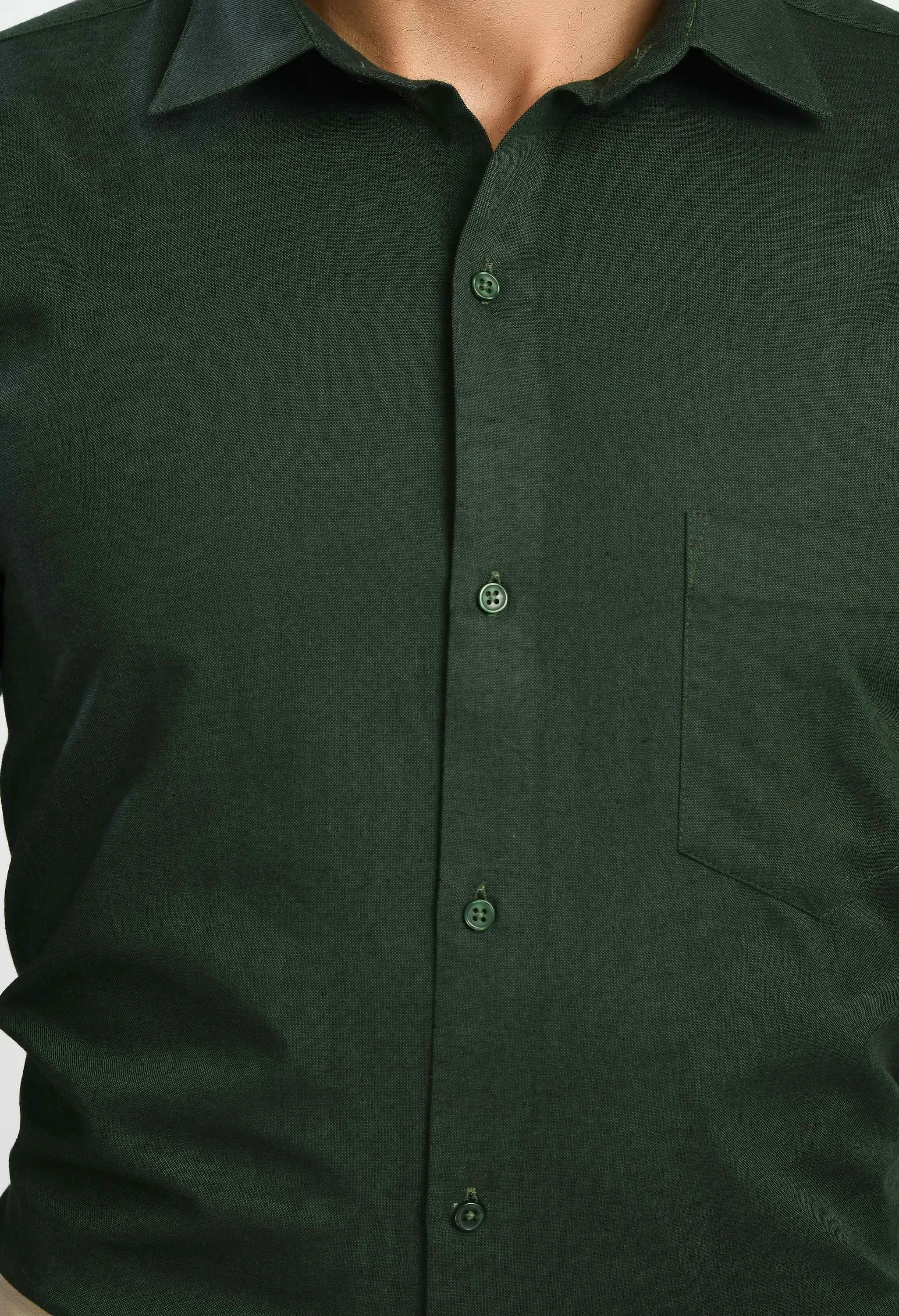 Men's Pine Green Spread Collar Solid Formal Shirt