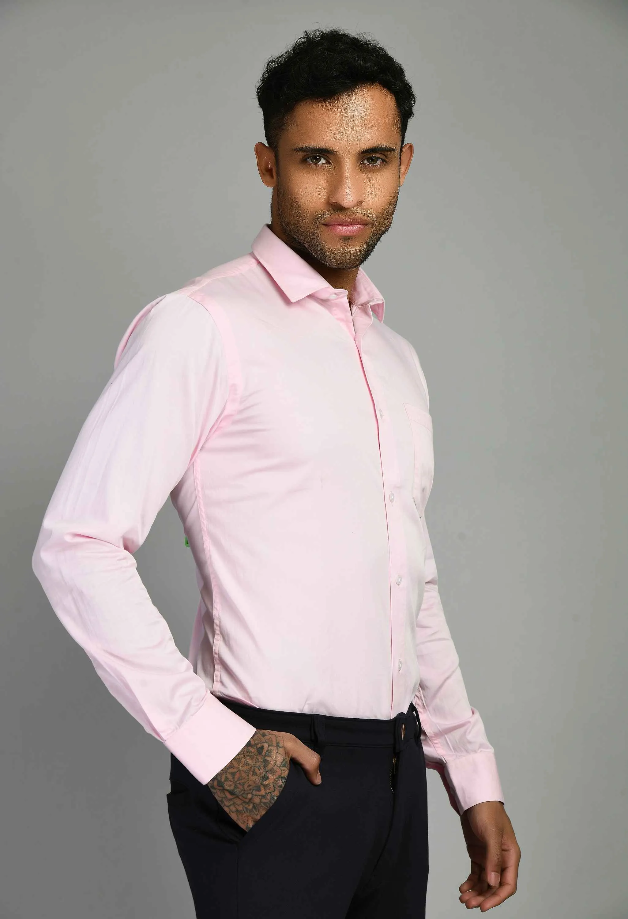 Men's Pink Spread Collar Solid Cotton Formal Shirt