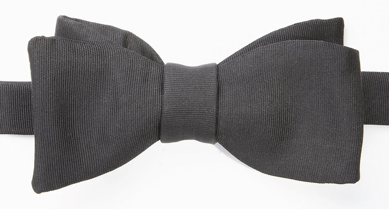 SELF-TIED BOW TIE - BLACK GROSGRAIN