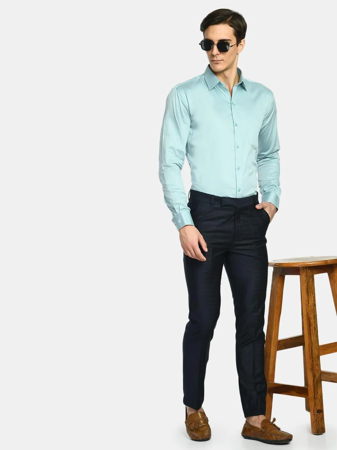 Spread Collar Solid Regular Fit Shirt