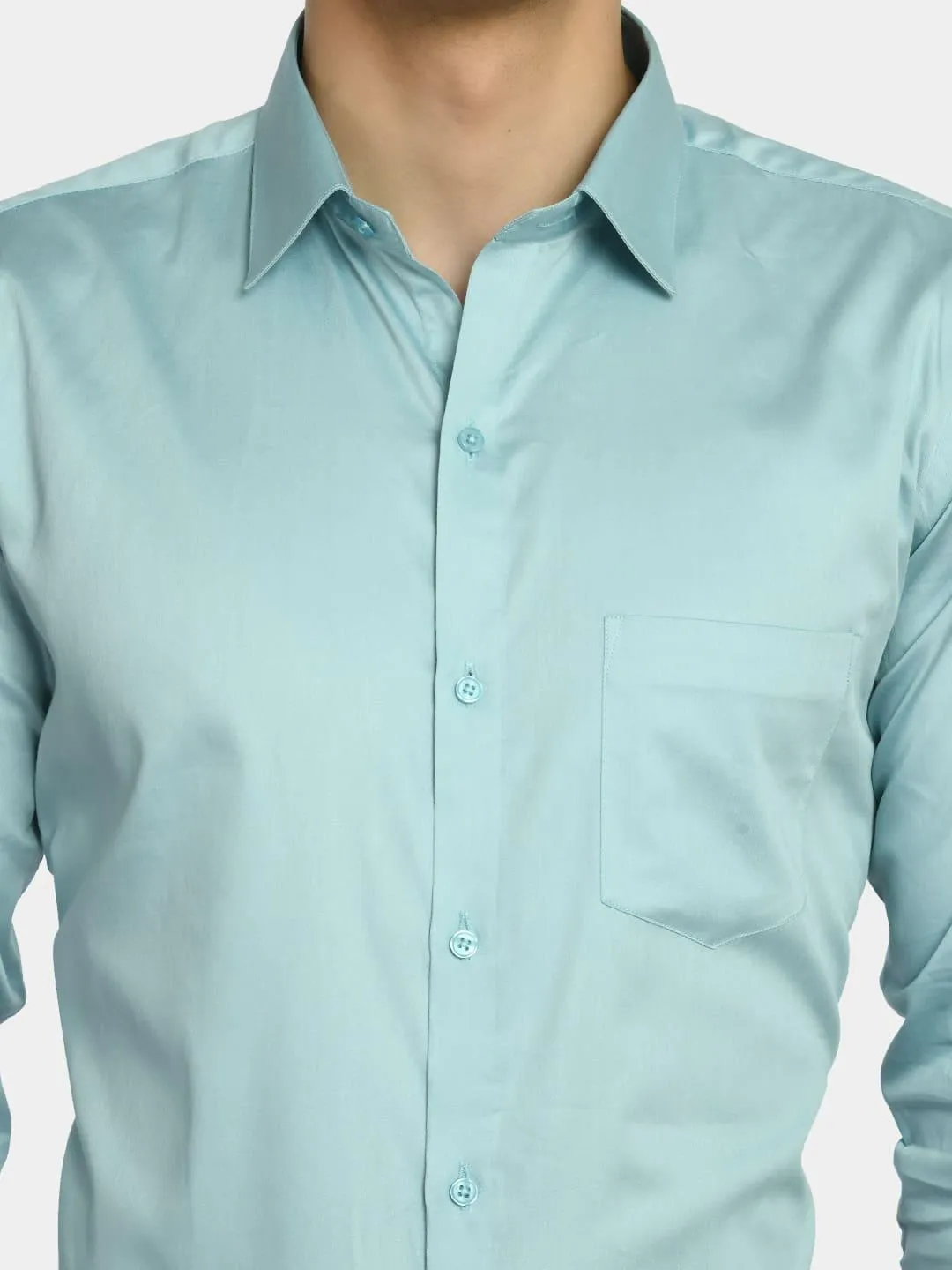 Spread Collar Solid Regular Fit Shirt