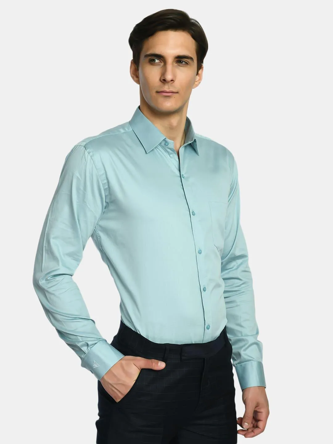 Spread Collar Solid Regular Fit Shirt